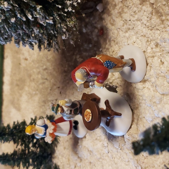 DEPARTMENT 56 - Alpine Village - At The Octoberfest - Set of 3 - In Original Box - Picture 6 of 10